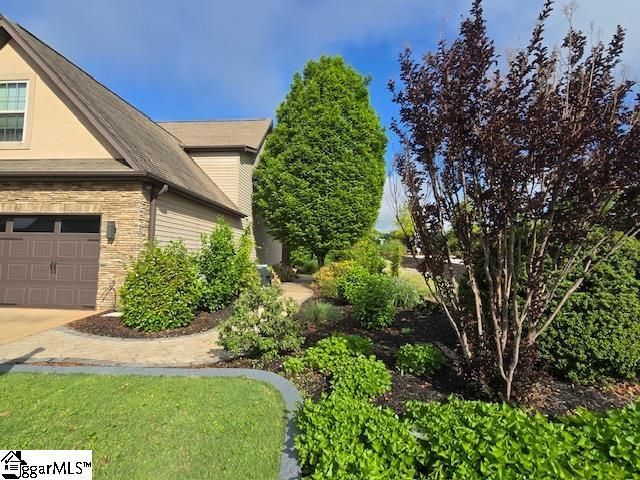 2 Mossycup Road, Taylors, SC 29687