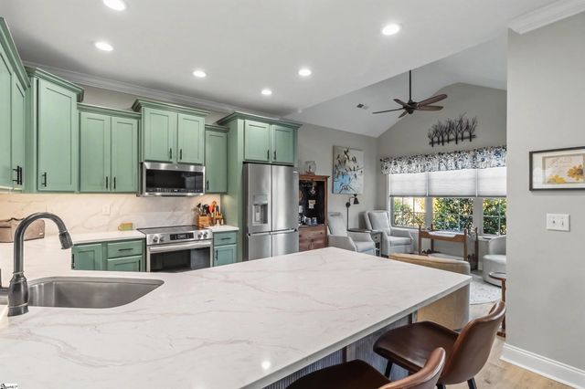 2 Mossycup Road, Taylors, SC 29687