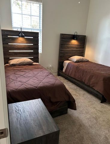 8205 N 12TH STREET, Tampa, FL 33604