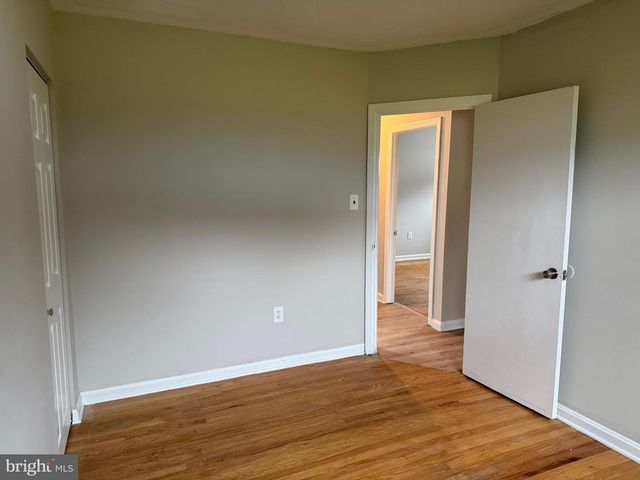 16 LONGVIEW DR, Newark, DE 19711