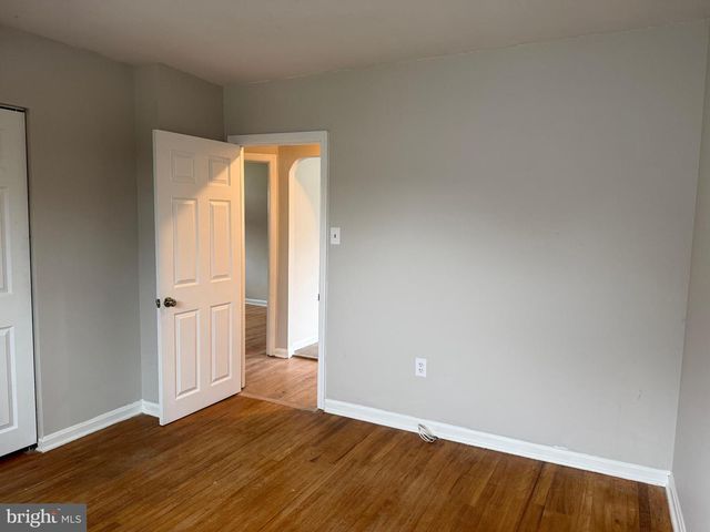 16 LONGVIEW DR, Newark, DE 19711