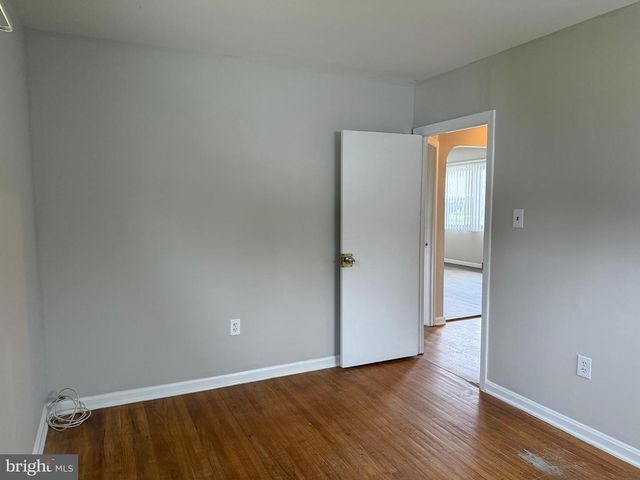 16 LONGVIEW DR, Newark, DE 19711