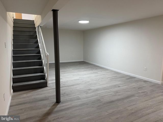 16 LONGVIEW DR, Newark, DE 19711