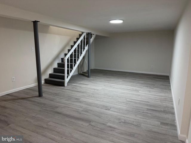 16 LONGVIEW DR, Newark, DE 19711