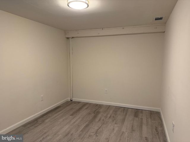 16 LONGVIEW DR, Newark, DE 19711