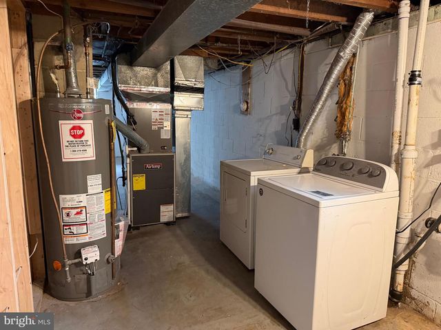 16 LONGVIEW DR, Newark, DE 19711