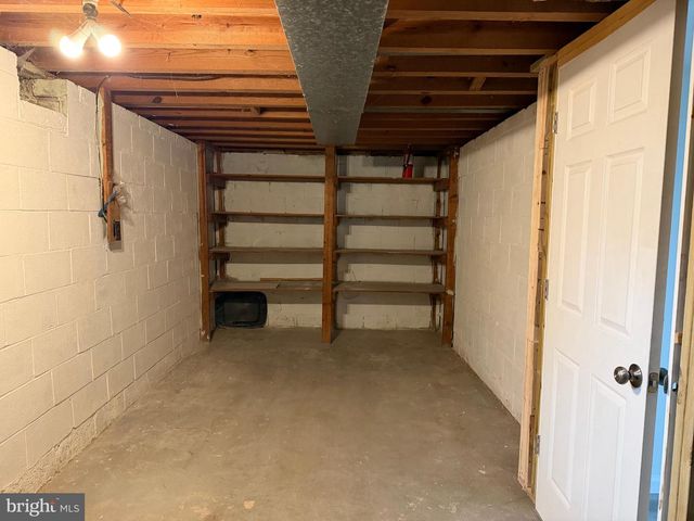 16 LONGVIEW DR, Newark, DE 19711