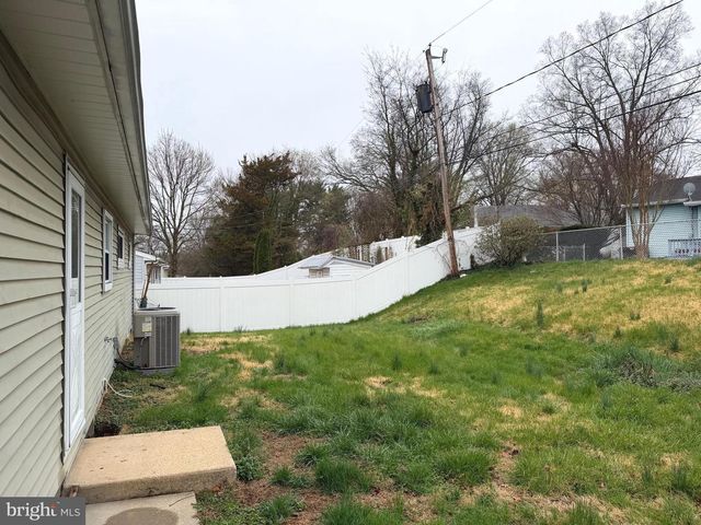 16 LONGVIEW DR, Newark, DE 19711