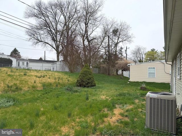 16 LONGVIEW DR, Newark, DE 19711