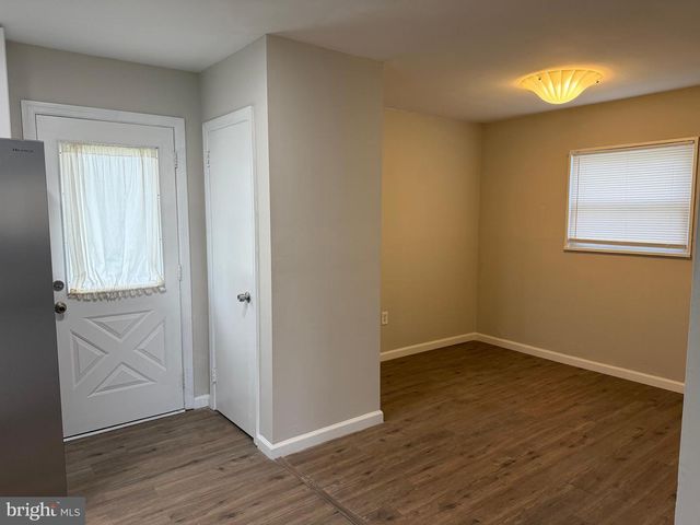 16 LONGVIEW DR, Newark, DE 19711