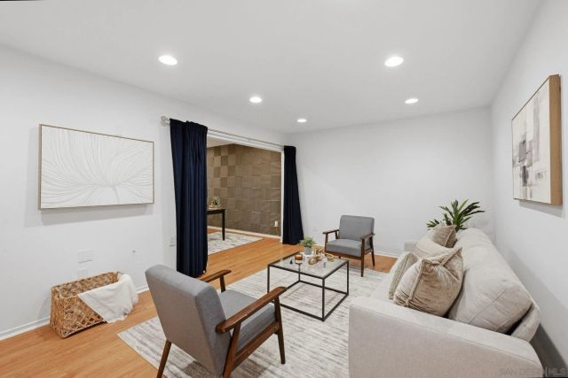 8963 Caminito Fresco, La Jolla, CA 92037