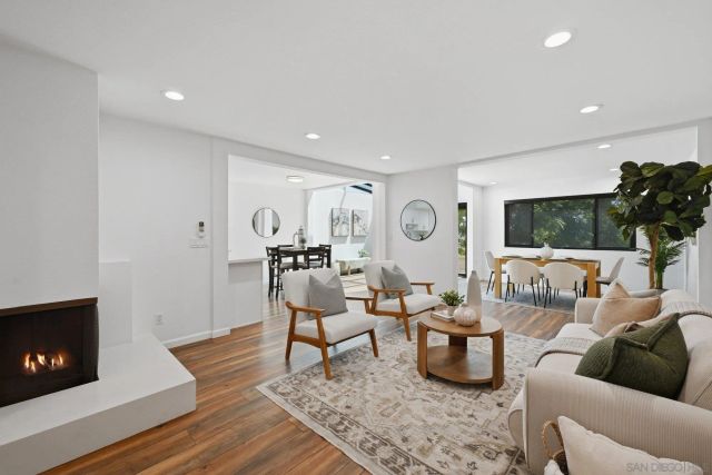 8963 Caminito Fresco, La Jolla, CA 92037