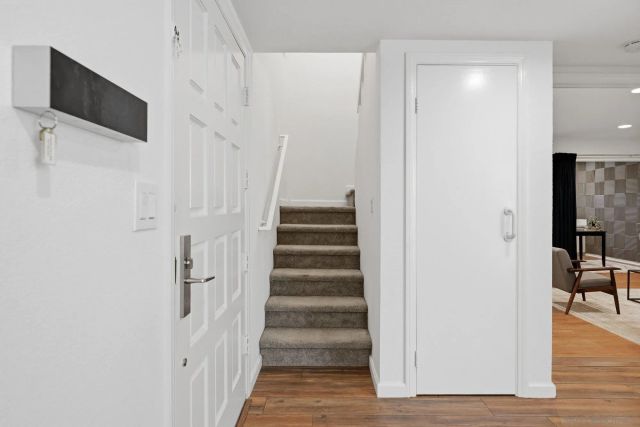 8963 Caminito Fresco, La Jolla, CA 92037
