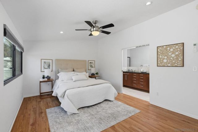 8963 Caminito Fresco, La Jolla, CA 92037