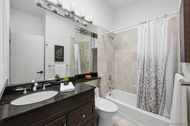 8963 Caminito Fresco, La Jolla, CA 92037
