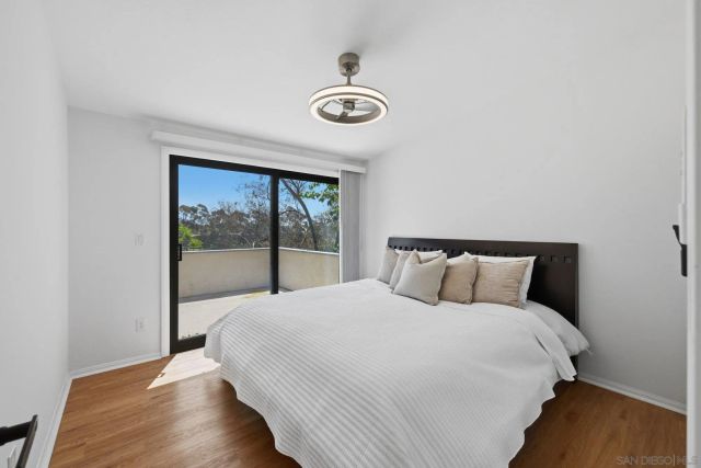 8963 Caminito Fresco, La Jolla, CA 92037