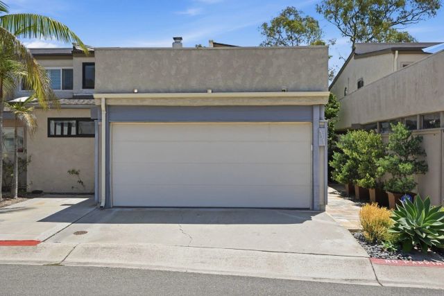8963 Caminito Fresco, La Jolla, CA 92037