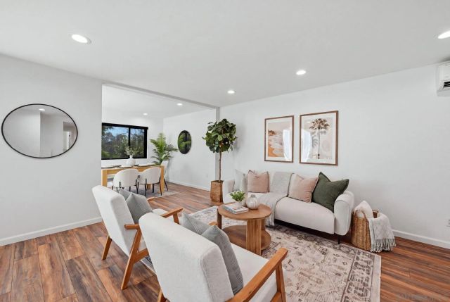8963 Caminito Fresco, La Jolla, CA 92037