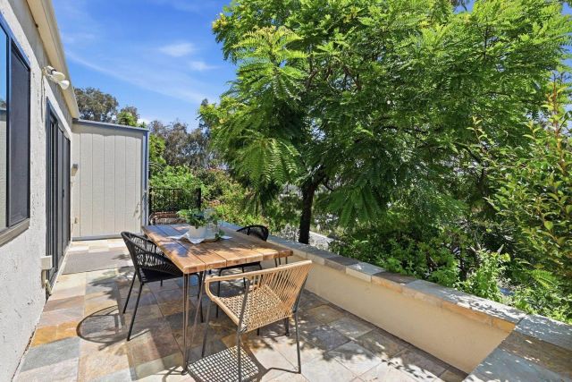 8963 Caminito Fresco, La Jolla, CA 92037