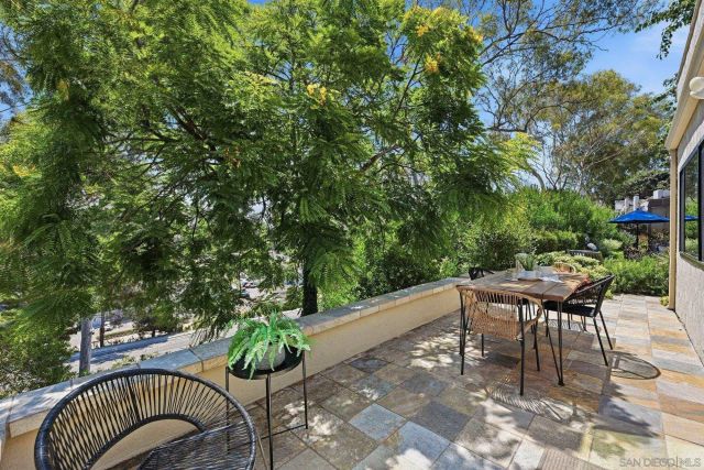 8963 Caminito Fresco, La Jolla, CA 92037