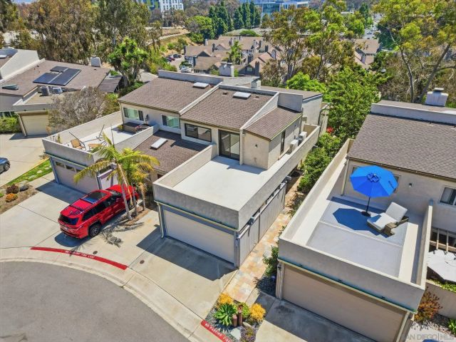 8963 Caminito Fresco, La Jolla, CA 92037