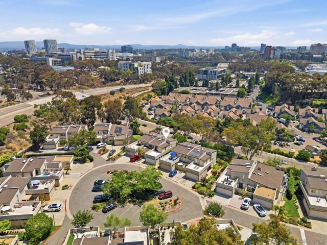 8963 Caminito Fresco, La Jolla, CA 92037