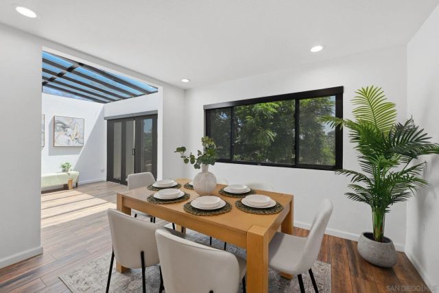 8963 Caminito Fresco, La Jolla, CA 92037
