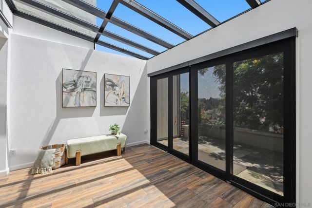 8963 Caminito Fresco, La Jolla, CA 92037