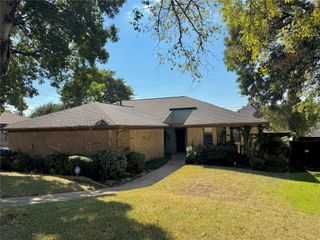 1104 Mayleaf Drive, Irving, TX 75060