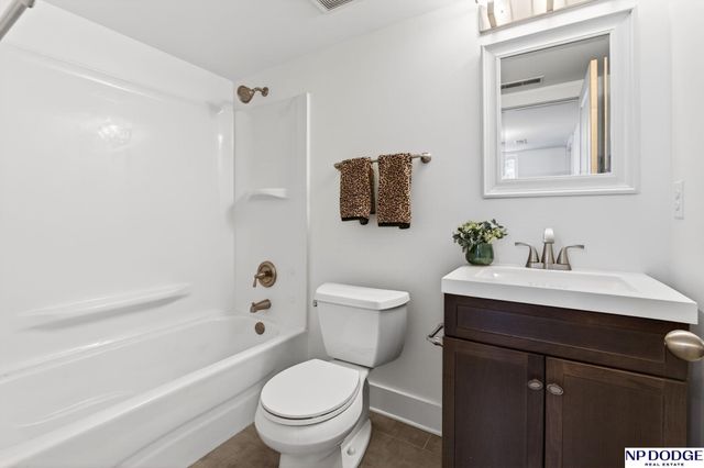 6340 Wirt Street, Omaha, NE 68104