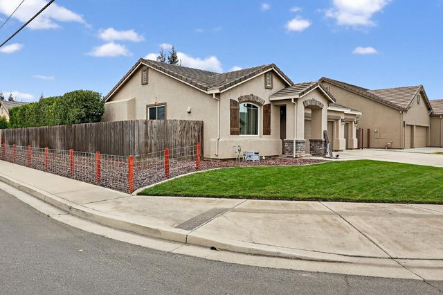 4708 Navaho Ct, Denair, CA 95316