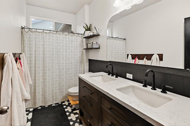 4708 Navaho Ct, Denair, CA 95316