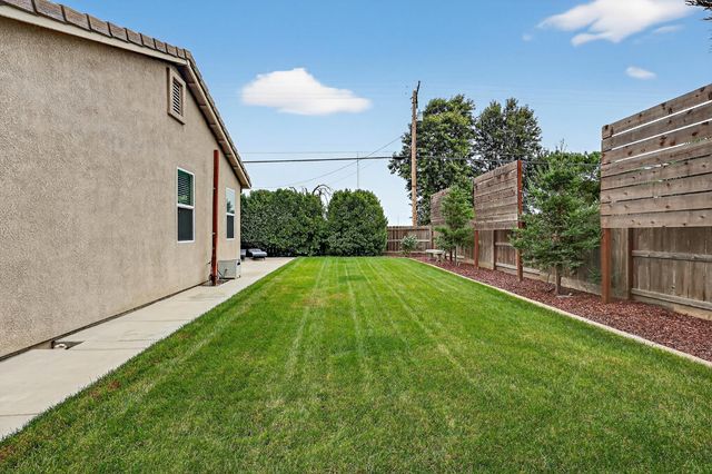 4708 Navaho Ct, Denair, CA 95316