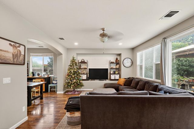 4708 Navaho Ct, Denair, CA 95316