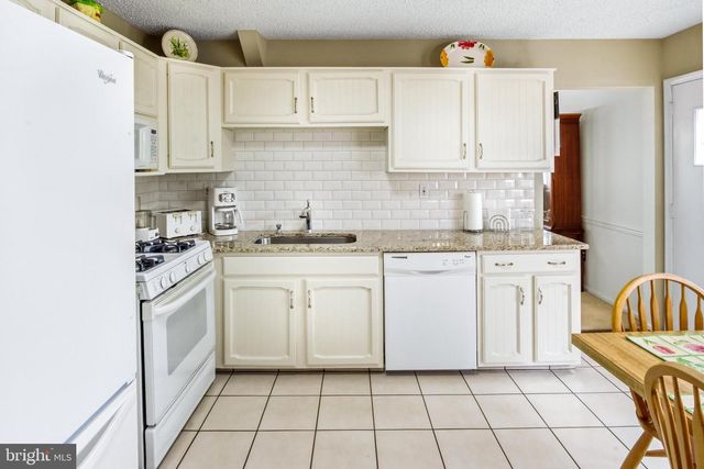 101 WILSON AVE, Blackwood, NJ 08012