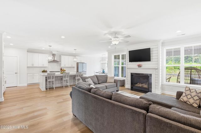99 W Abaco Way, Hampstead, NC 28443