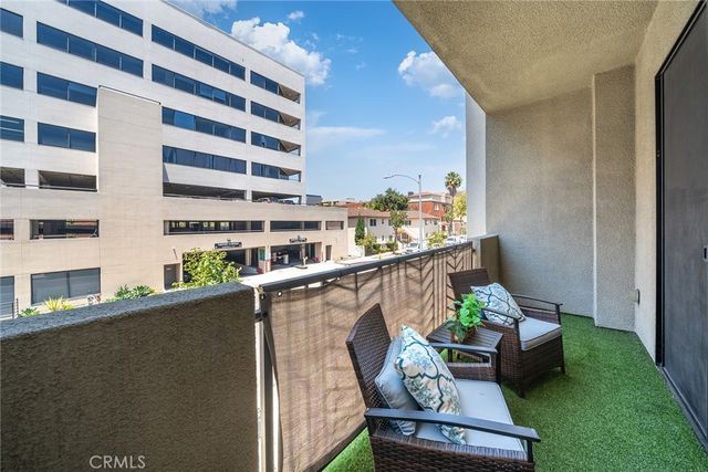 230 S Jackson 206, Glendale, CA 91205