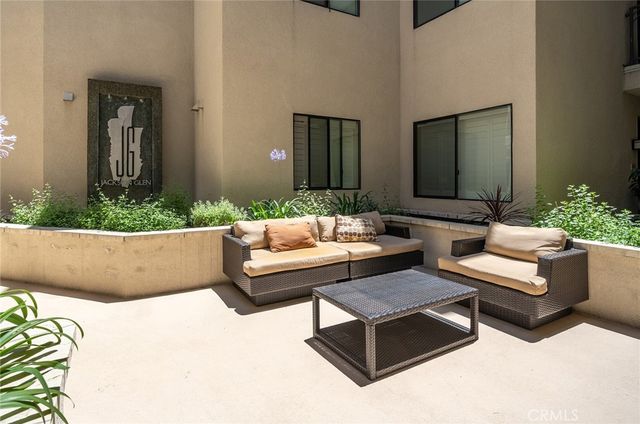 230 S Jackson 206, Glendale, CA 91205