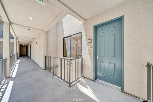 230 S Jackson 206, Glendale, CA 91205