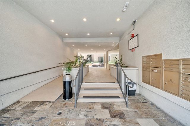 230 S Jackson 206, Glendale, CA 91205