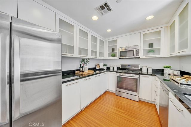 230 S Jackson 206, Glendale, CA 91205