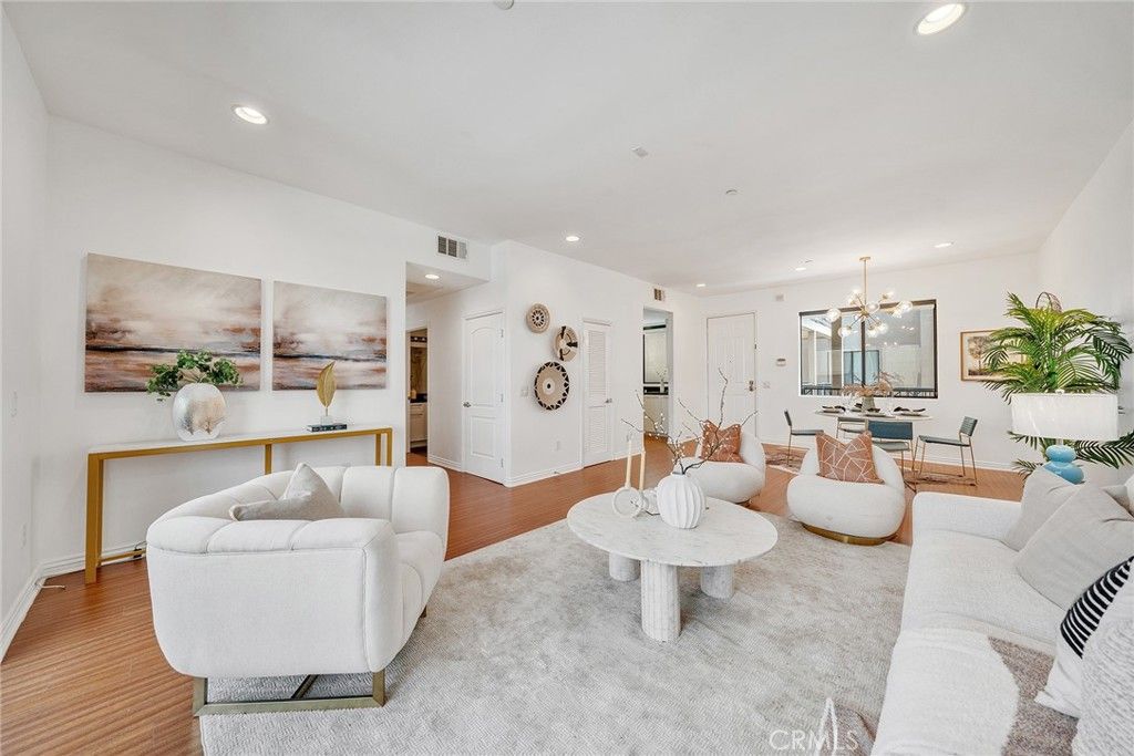 230 S Jackson 206, Glendale, CA 91205