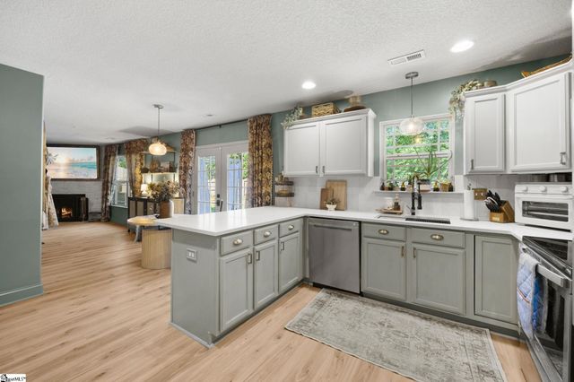 43 Summerdale Drive, Taylors, SC 29687