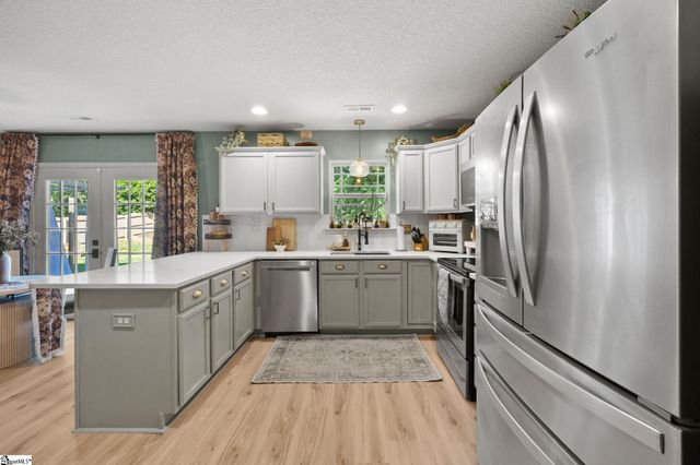 43 Summerdale Drive, Taylors, SC 29687