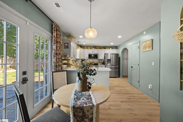43 Summerdale Drive, Taylors, SC 29687