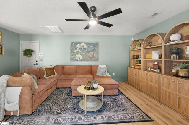 43 Summerdale Drive, Taylors, SC 29687