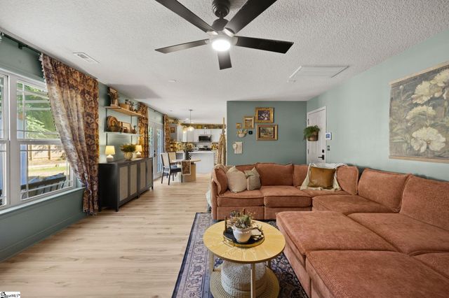 43 Summerdale Drive, Taylors, SC 29687