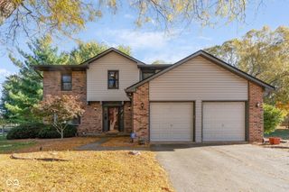 7694 Prairieview Drive, Fishers, IN 46038
