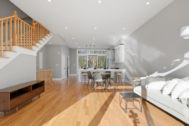 59 Packards Ln 1, Quincy, MA 02169