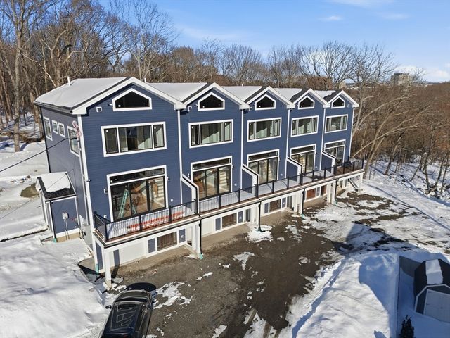 59 Packards Ln 1, Quincy, MA 02169